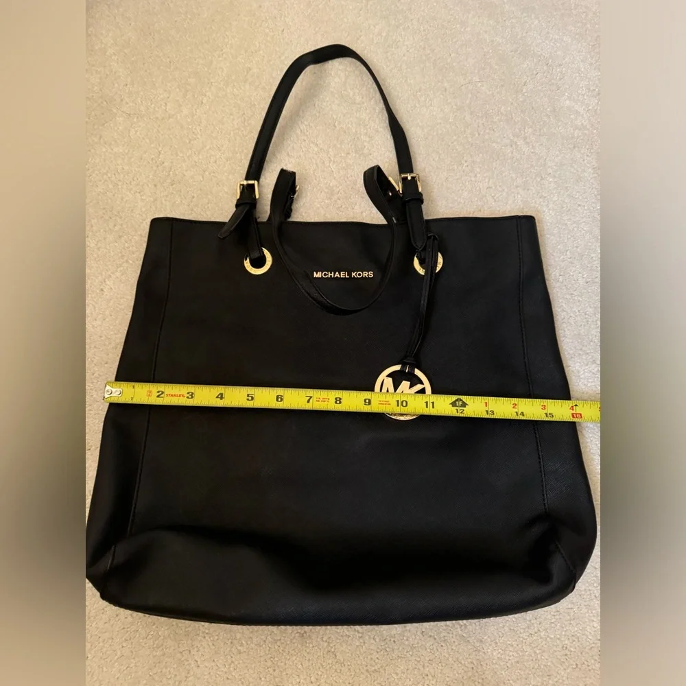 Black MICHAEL KORS , MK saffiano leather bag - Picture 8 of 12